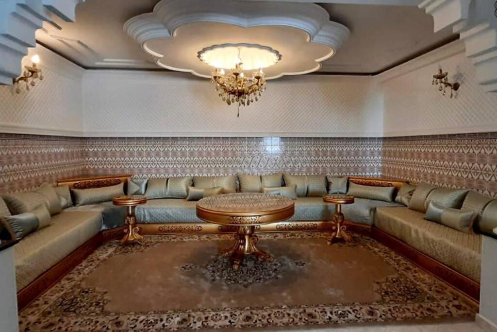 Apartment Oumnia 1 - City Center Tanger Luaran gambar