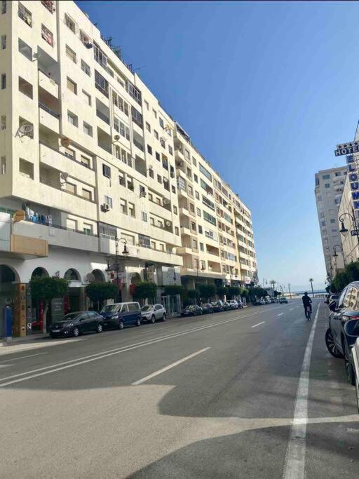 Apartment Oumnia 1 - City Center Tanger Luaran gambar